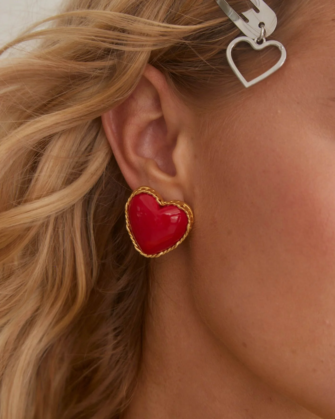 HOT HEART EARRINGS - Image 10