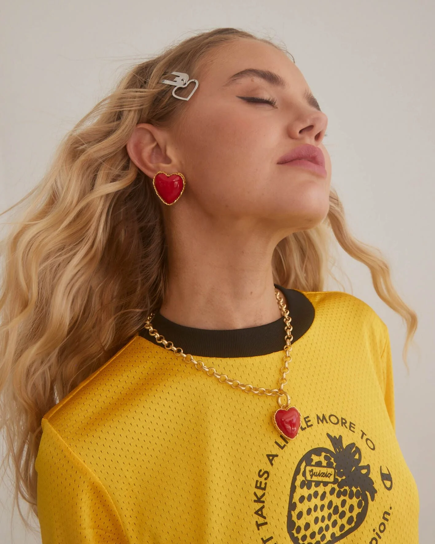 HOT HEART EARRINGS - Image 8